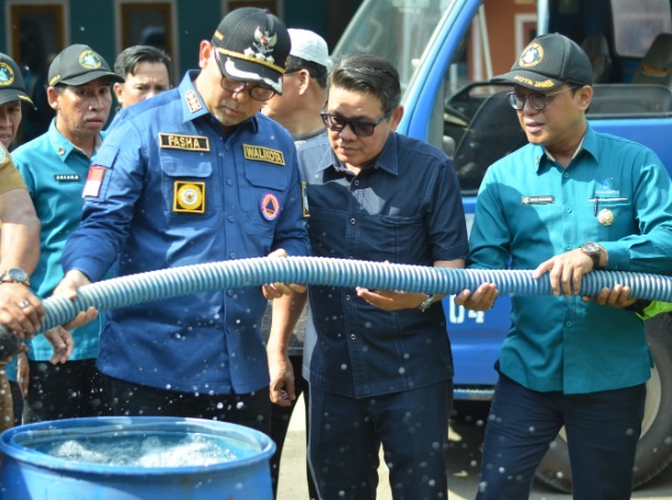 Kekeringan Melanda Kota Jambi, Pemerintah Salurkan Air Bersih