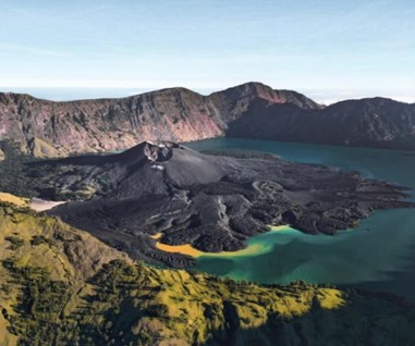 Waw! Inilah Alasan Mengapa Gunung Rinjani Wajib Dikunjungi Oleh Para Pendaki