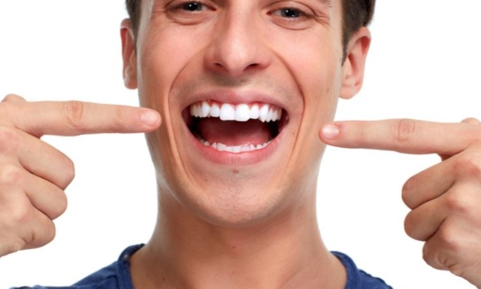 Ikuti Cara Ini Jika Ingin Gigi Terlihat Putih dan Bersih