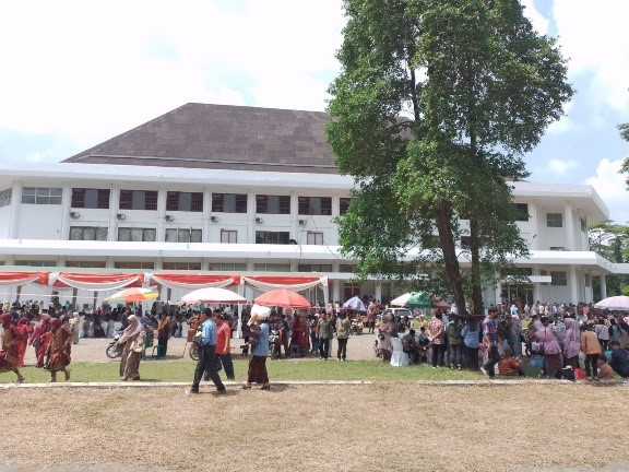  Universitas Jambi Sukses Melaksanakan Wisuda yang Ke-103