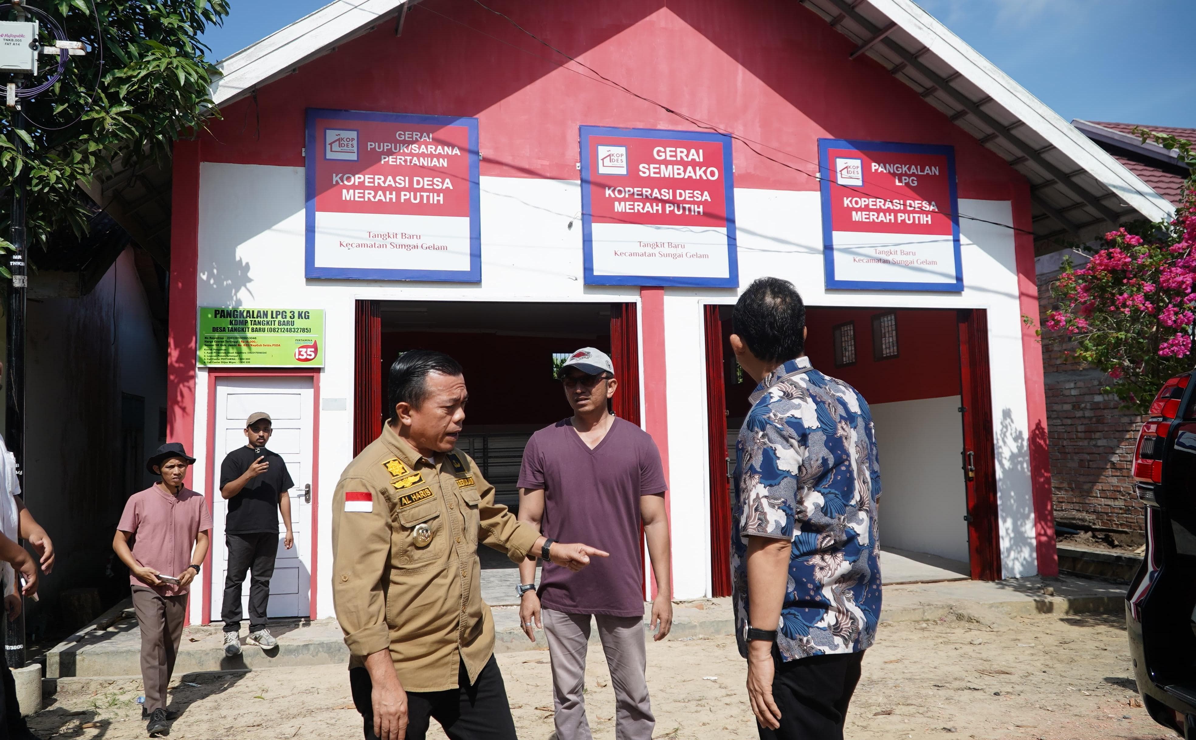 GUBERNUR AL HARIS TINJAU KESIAPAN KOPERASI MERAH PUTIH TANGKIT BARU