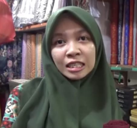 Pedagang Sebut Penjualan Pakaian Muslim Sepi Pembeli 