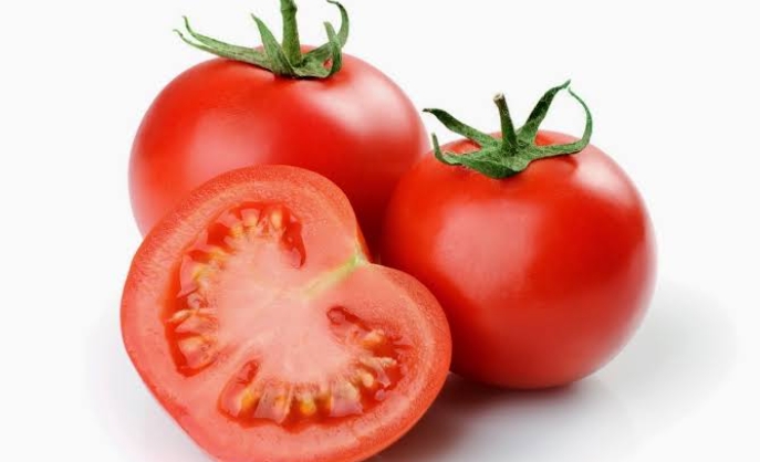 Tak Hanya Bernutrisi Bagi Kesehatan Tubuh, Tomat Juga Memberikan Manfaat untuk Mencerahkan Wajah 
