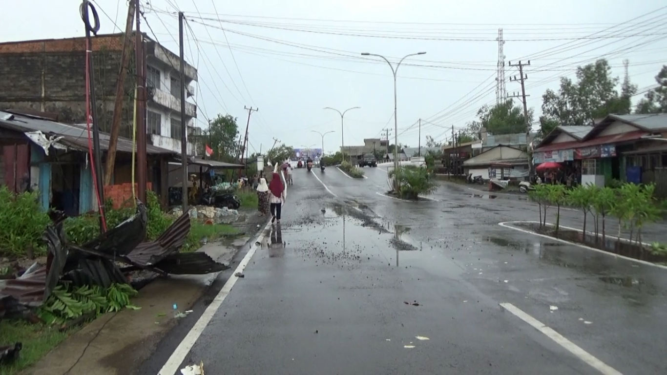 55 Rumah Rusak Dihantam Angin Puting Beliung