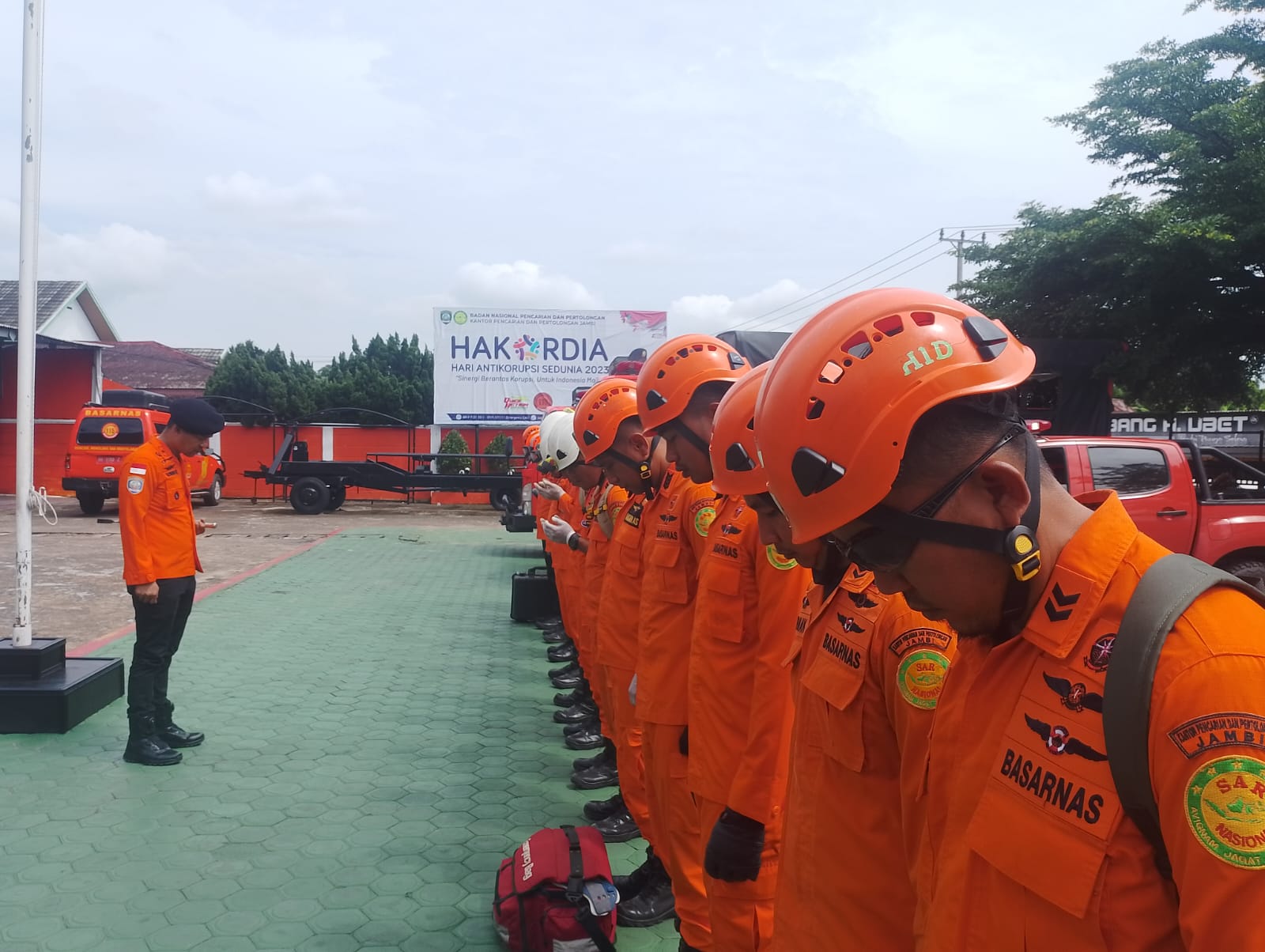 Kantor SAR Jambi Terjunkan 17 Personil ke Gunung Marapi Sumatera Barat 