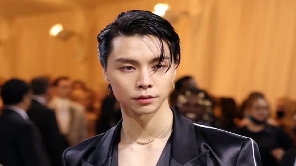 Tampil Memukau, Suh Johnny NCT Jadi Pusat Perhatian Gold Gala 2023