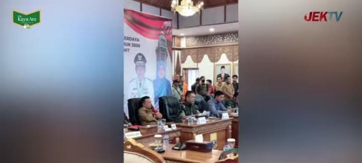Gubernur Al Haris Tegaskan Penanganan Karhutla Jambi Harus Terpadu  