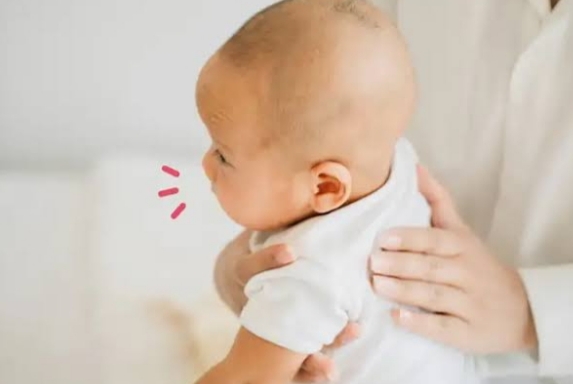Tak Perlu Khawatir, Ini 6 Cara Mengatasi Cegukan Pada Bayi