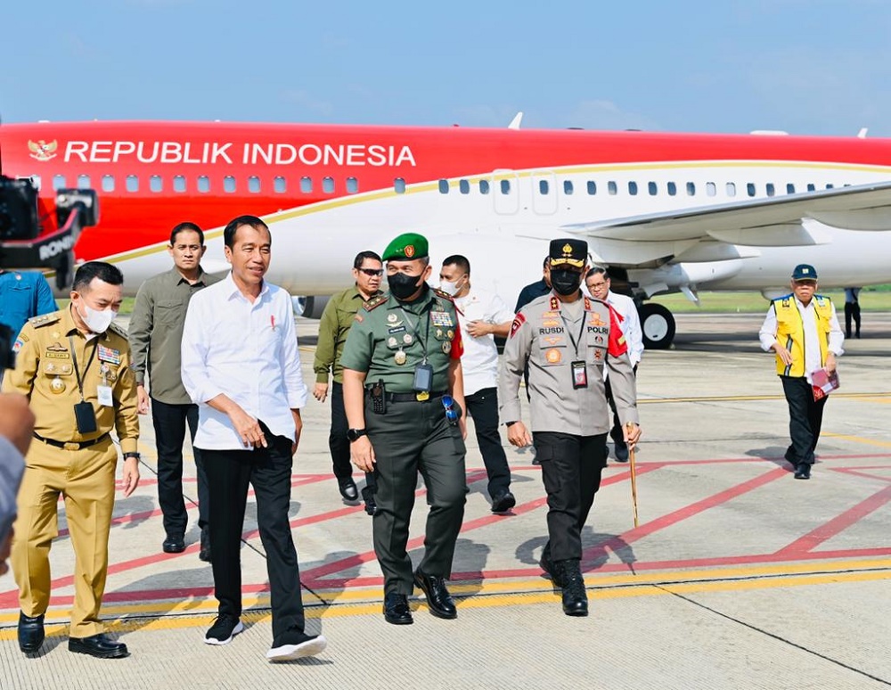 Gubernur Jambi Al Haris Dampingi Presiden Jokowi Berdialog Dengan Para Pedagang di Pasar