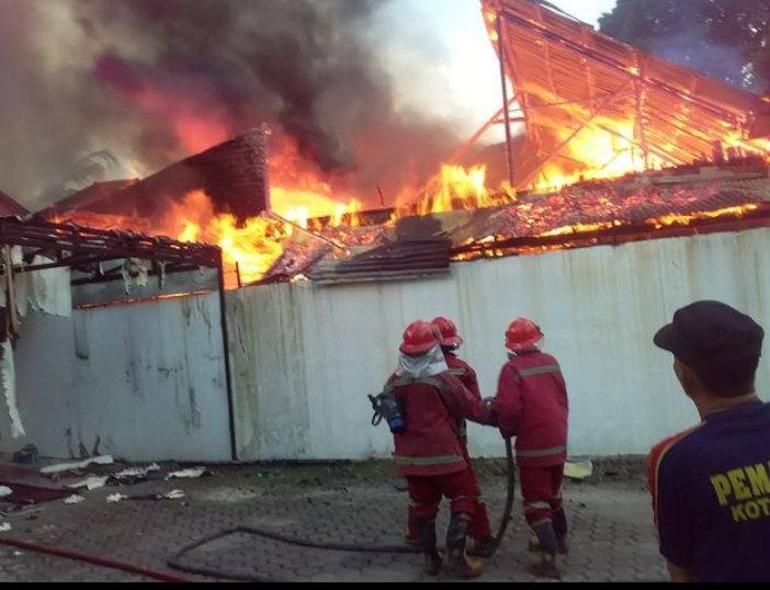 Kebakaran di Kelurahan Payo Lebar Kota Jambi, 8 Lokasi Usaha Terkena Dampak Kebakaran