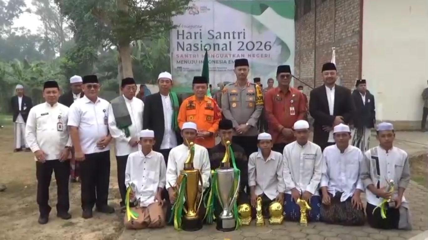Gubernur Al Haris Tekankan Peran Penting Santri dalam Membangun Negeri