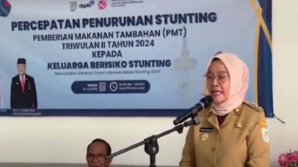 Serahkan PMT Tahap II, PJ Wali Kota Jambi Optimis Turunkan Angka Stunting