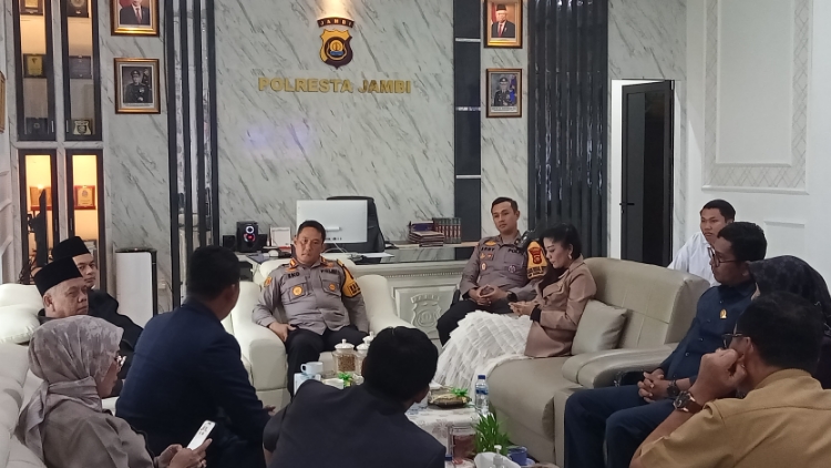 Kunjungan Pertama, Dipimpin Langsung Ketua, DPRD Kota Jambi Bersilahturahmi Bersama Kapolresta Jambi