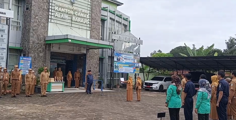 Tegaskan Soal Disiplin ASN, Waka DPRD Kota Jambi Jefrizen Menjadi Pembina di Kecamatan Alam Barajo