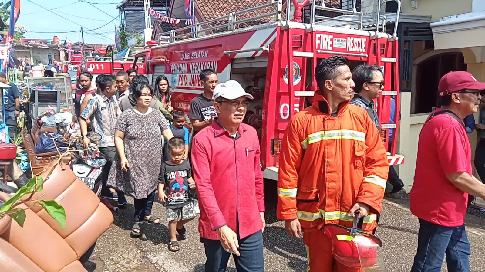 Baru Tiba di Jambi, Waka DPRD Kota Jambi M A Fauzi Turun Langsung Cek Lokasi Kebakaran di Kelurahan Legok