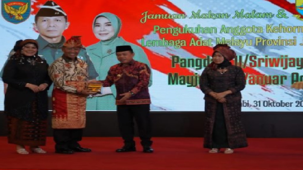 Pangdam II/Sriwijaya Menjadi Anggota Kehormatan Lembaga Adat Wilayah Jambi