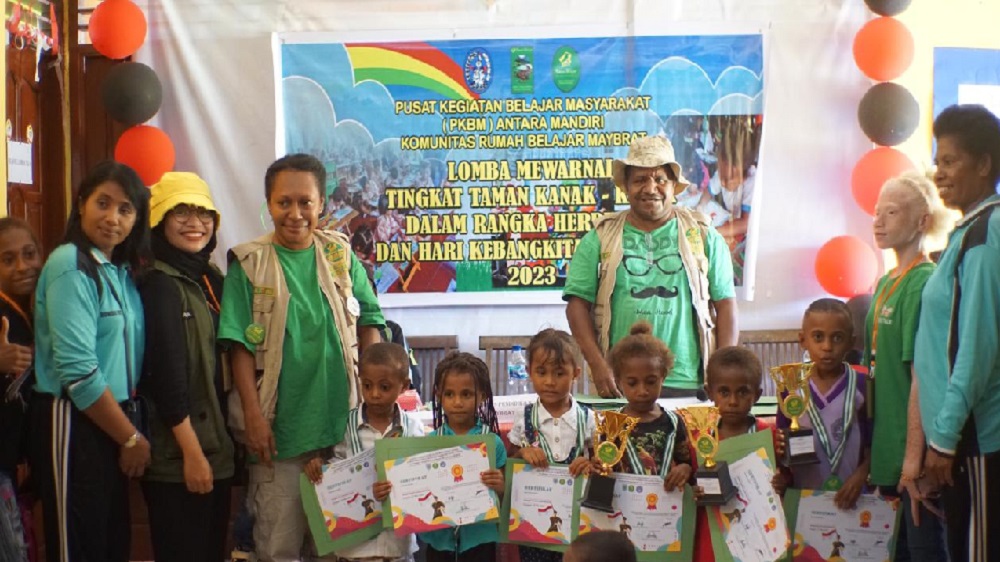 Memperingati Hardiknas, Rumah Belajar Atmatu Papua Barat Melaksanakan Lomba Mewarnai