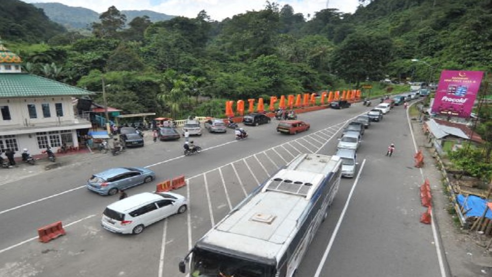 H-3 Mudik Lebaran, Jalur Padang-Bukittinggi Sumatera Barat Tembus 1 Jam 5 Menit Guna Sistem One Way