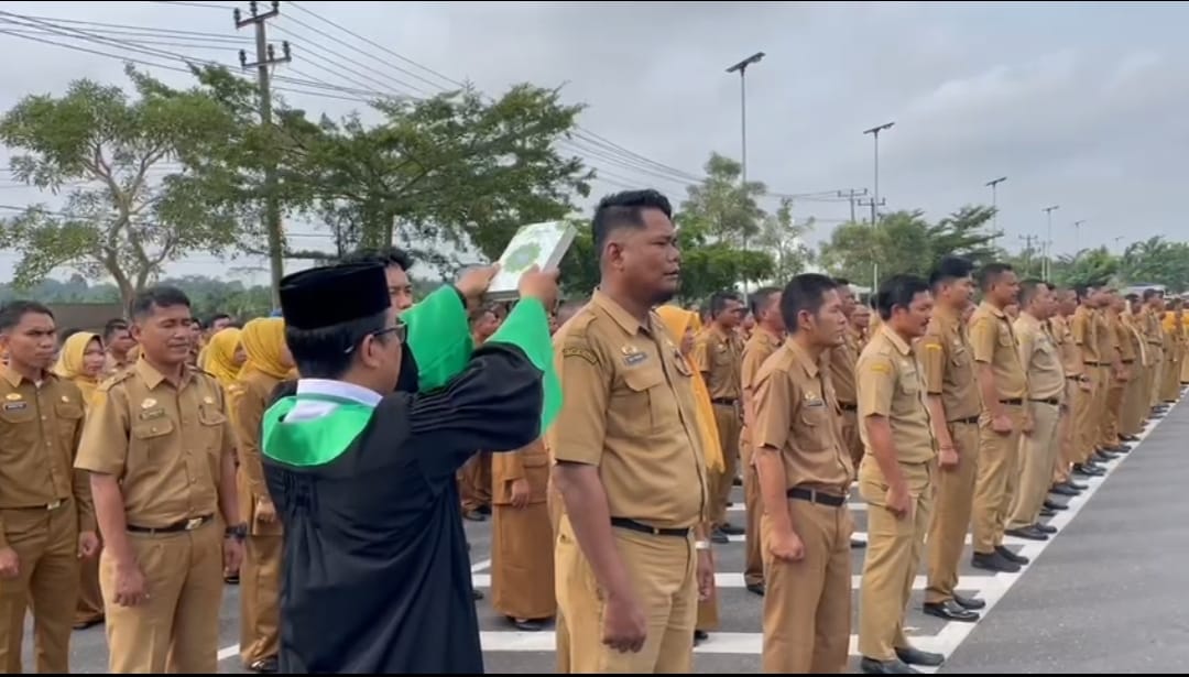 BUPATI BATANG HARI LANTIK 1.077 PESERTA PPPK TAHAP 1