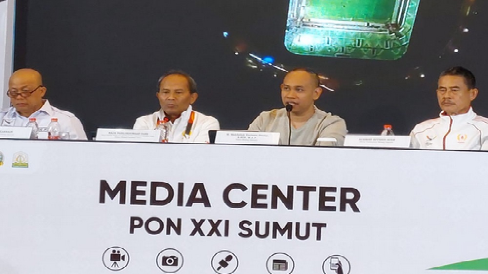 Penutupan PON XXI dengan Tarian Massal dan Kembang Api 