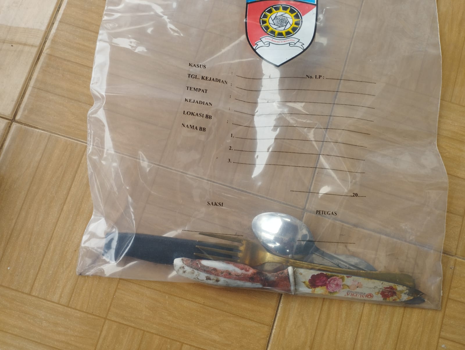 Polisi Amankan Pisau Dapur Saat Olah TKP Perampokan Sadis di Jambi