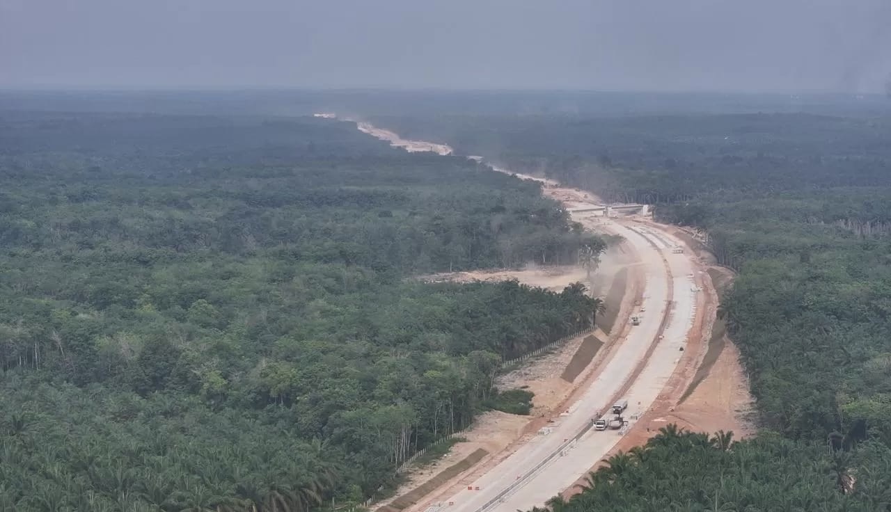 PEMBANGUNAN JALAN TOL TRANS SUMATERA
