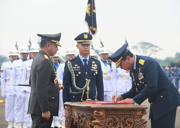 Panglima TNI Pimpin Serah Terima Jabatan Kepala Staf TNI Angkatan Udara di Lanud Halim Perdanakusuma