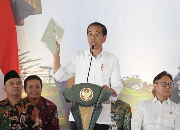 Presiden Jokowi Serahkan 3 Ribu Sertifikat Tanah di Pulau Jawa Tengah 