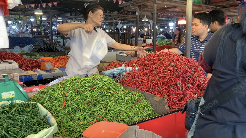 Harga Cabai di Pasar Angso Duo Mulai Turun, Pembeli Lebih Ramai