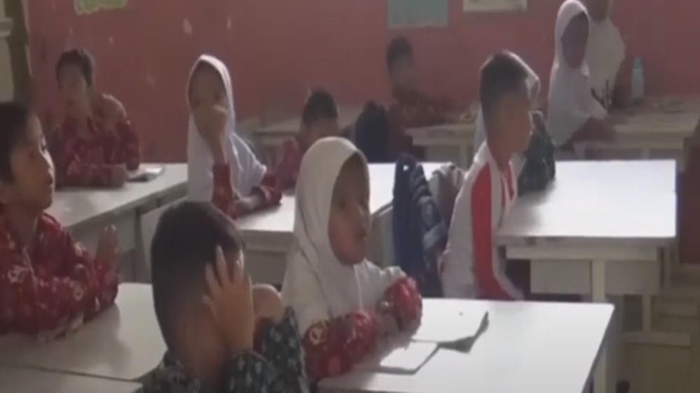Gerbang Sekolah di Pagar Seng, Siswa SDN 212 Kota Jambi tetap Belajar Normal 
