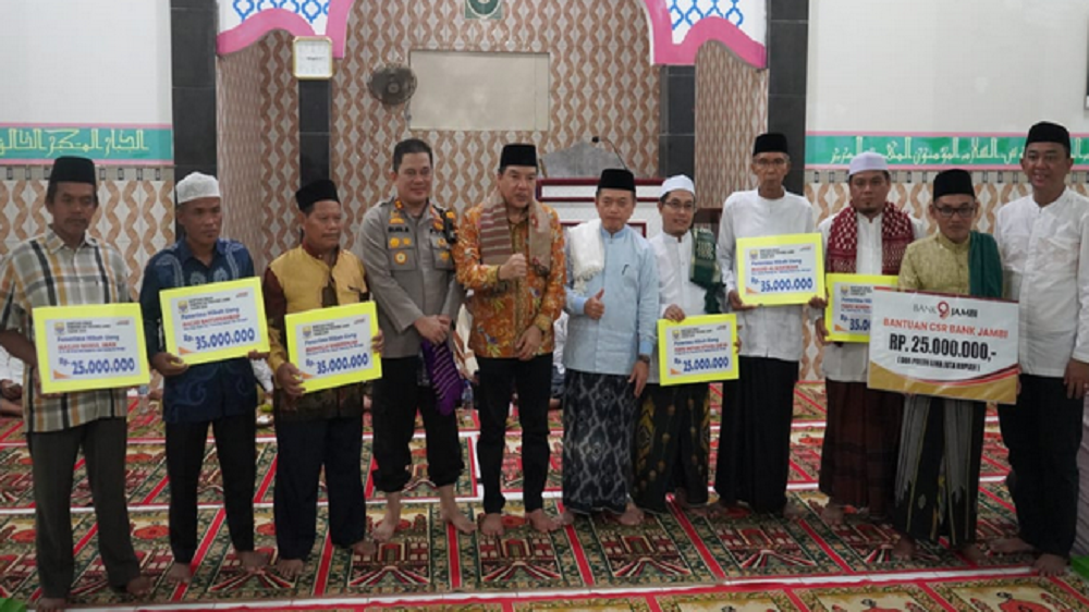 Safari Ramadan Malam ke 8, Gubernur Jambi Al Haris Singgah di Masjid Desa Meranti Merangin