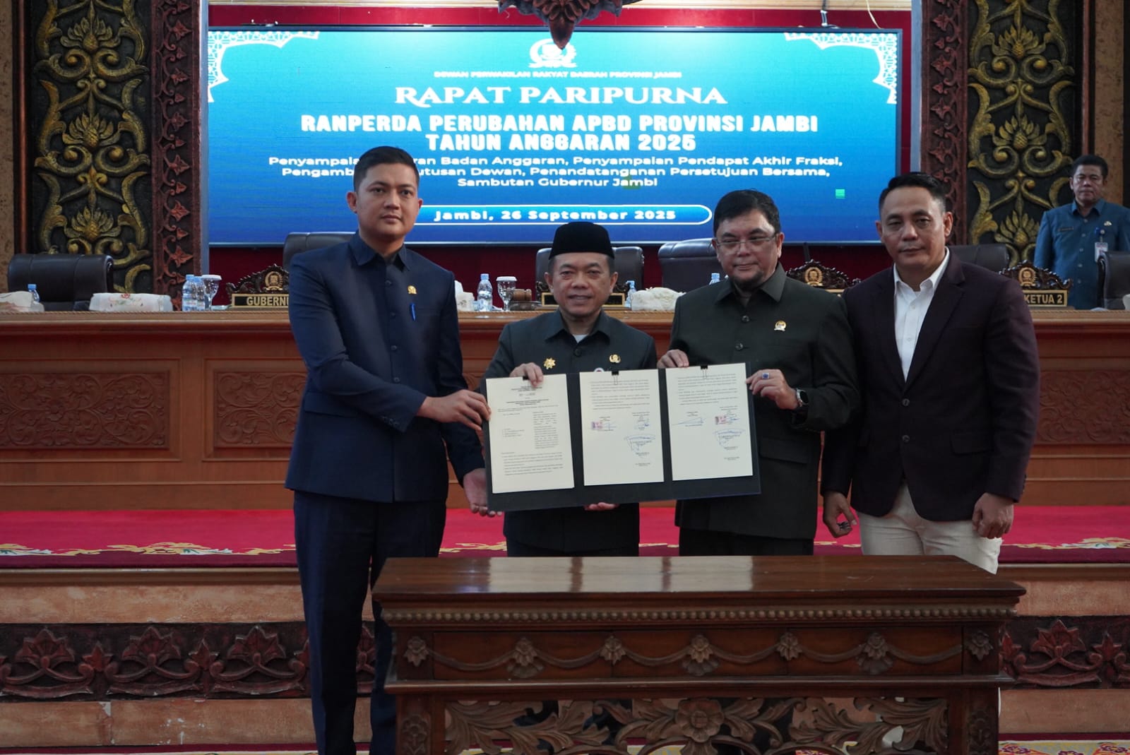 DPRD Jambi Ketok Palu Sahkan Ranperda Perubahan APBD 2025