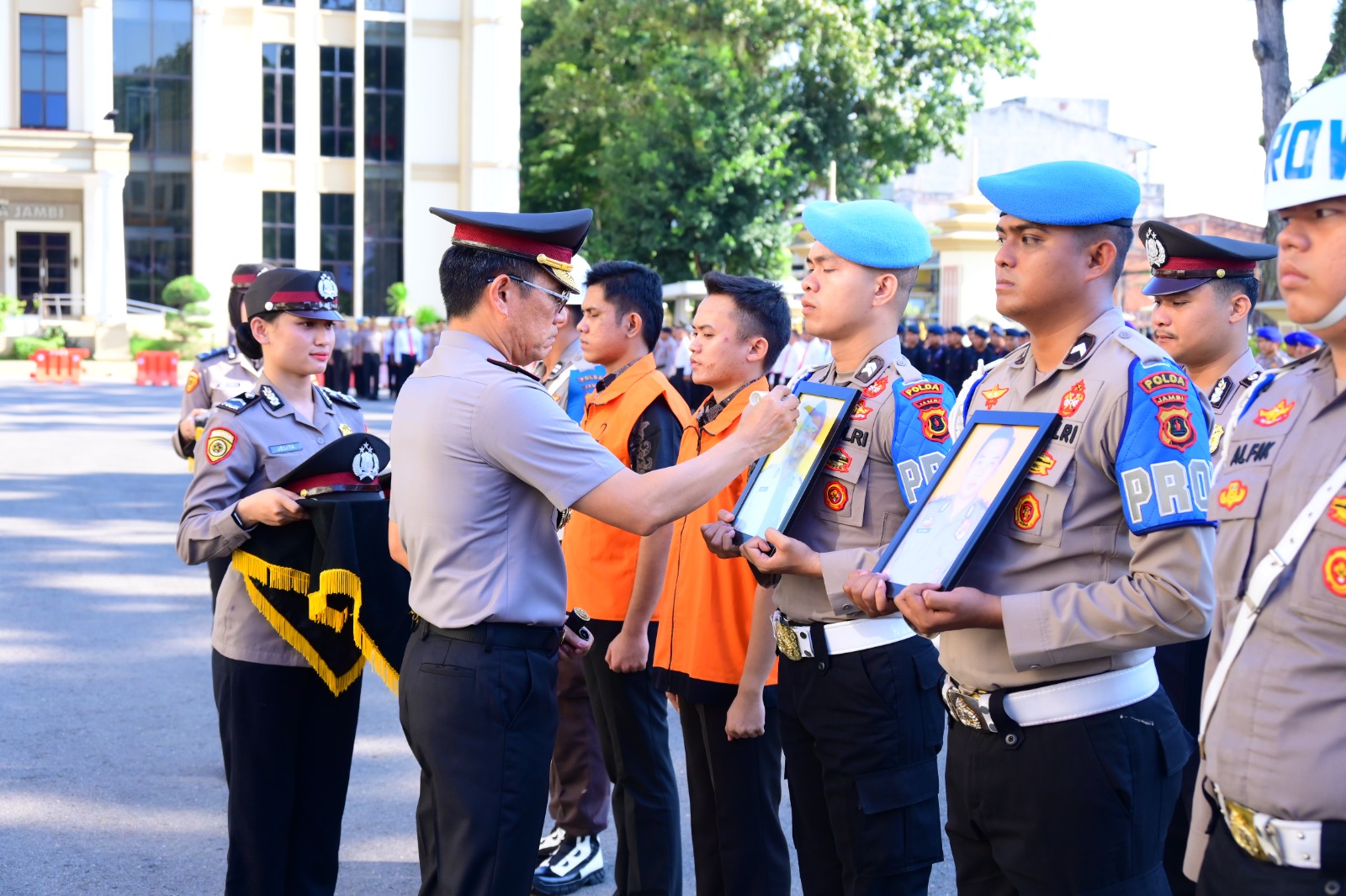 Teng! Polda Jambi Gelar Upacara PTDH, Empat Personel Diberhentikan Tidak Dengan Hormat