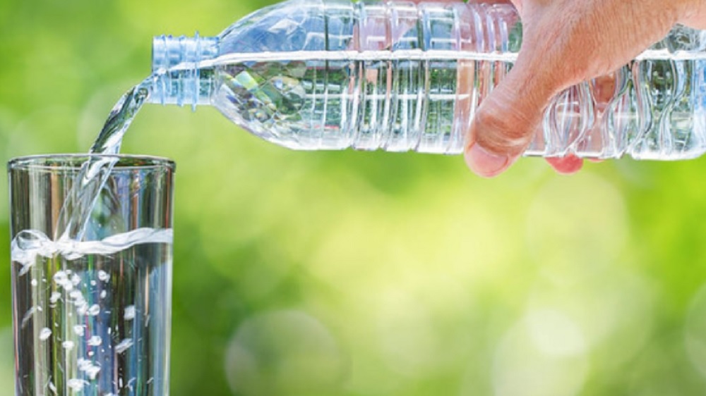 Menarik! Minum Air Putih 2 Liter Bisa Memberikan Efek Kesehatan Bagi Tubuh