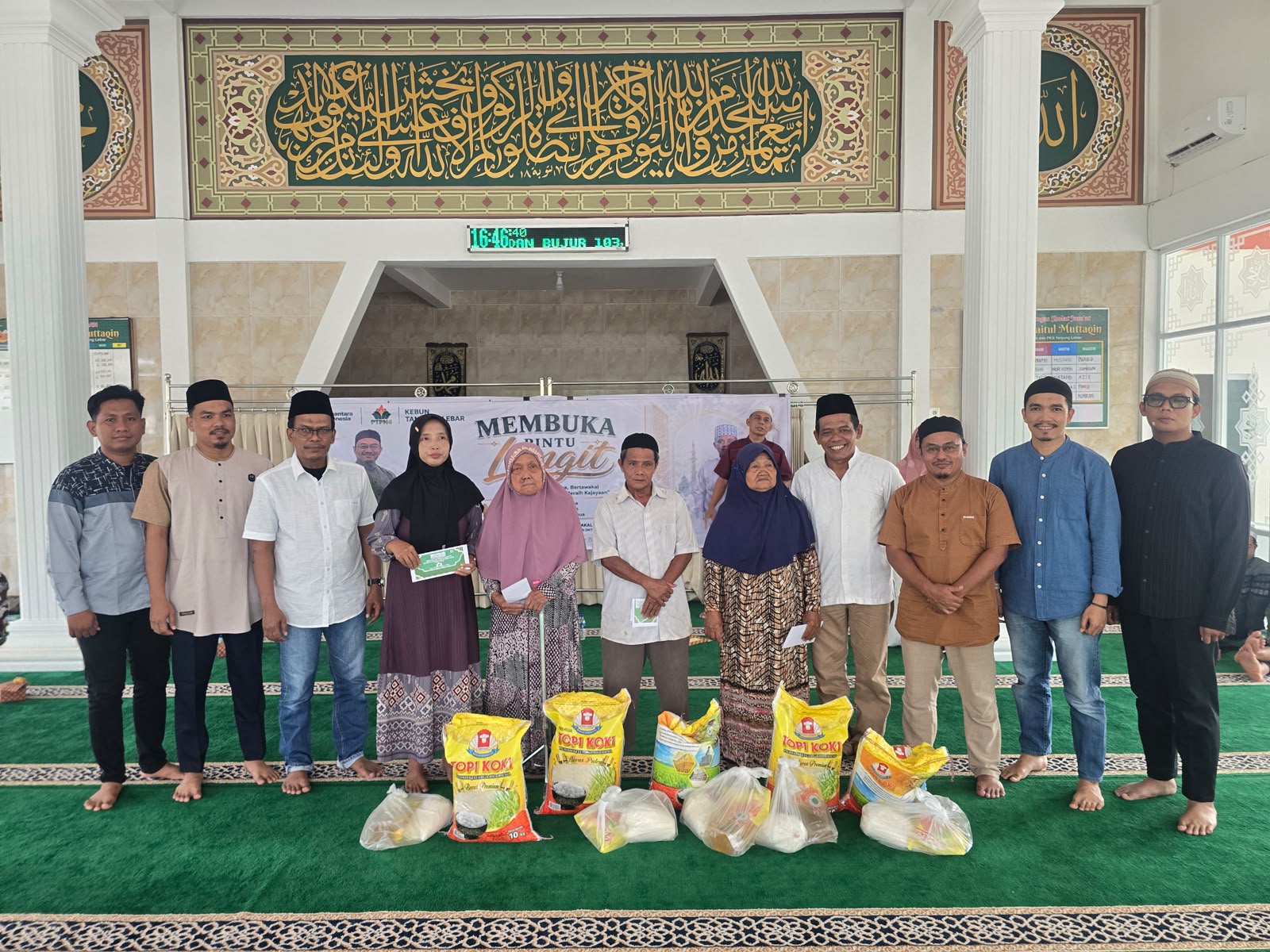Raih Berkah Rabiul Awal, PTPN IV Regional IV Berbagi dengan 50 Warga Tanjung Lebar