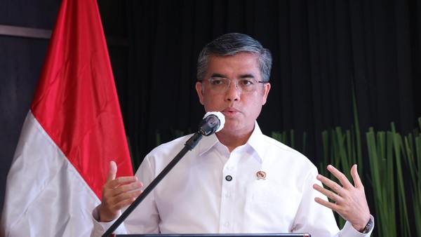 Tak Boleh Lagi Tahan Ijazah, DPR Sahkan UU Pelindungan Ketenagakerjaan