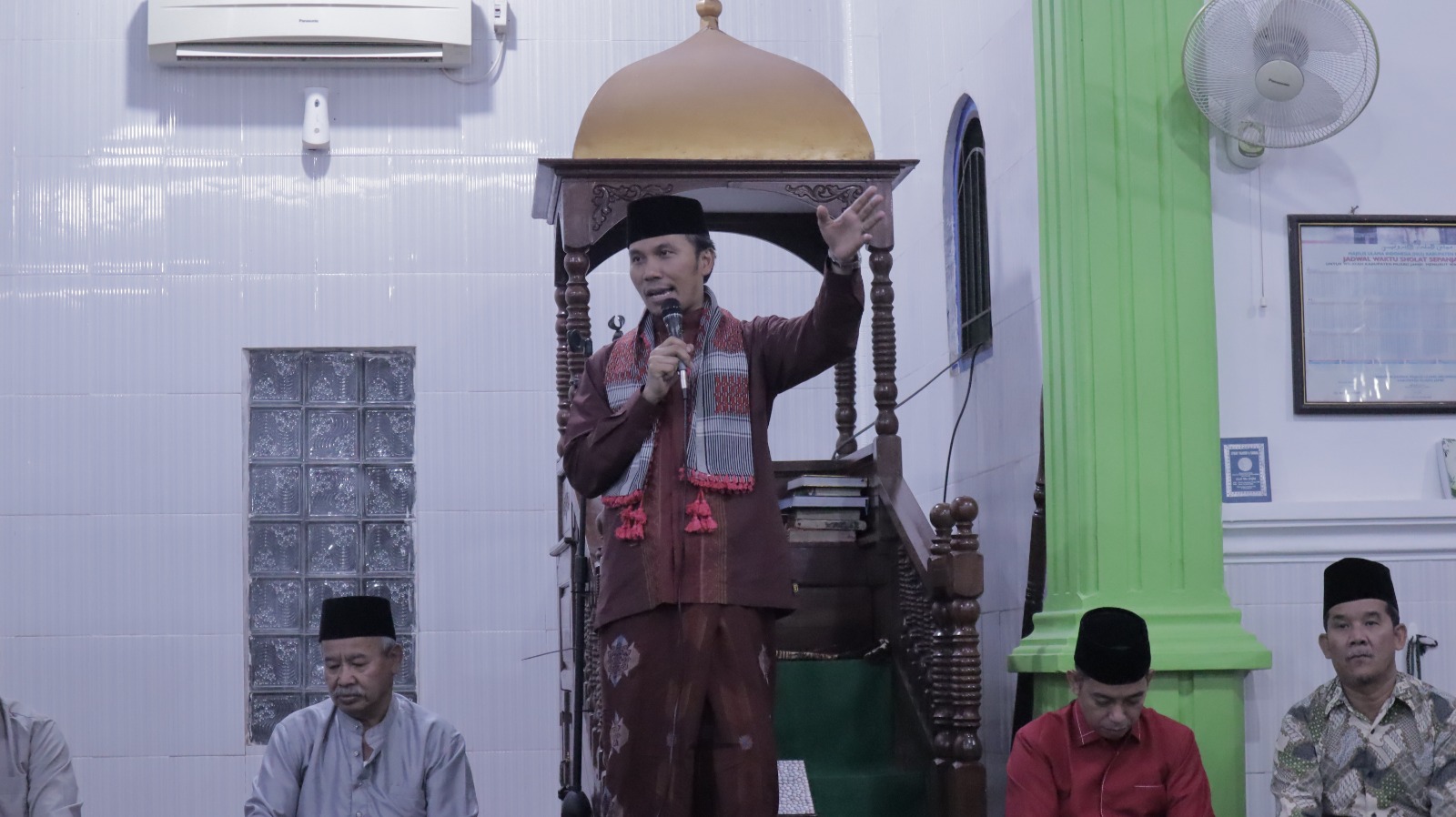 Safari Ramadan Perdana Ketua DPRD Provinsi Jambi Edi Purwanto di Kasang Pudak