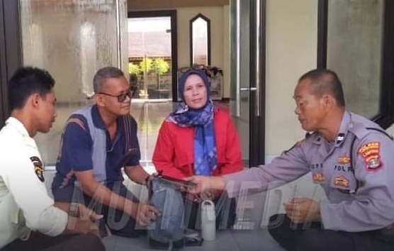 Di Rest Area Jalan Tol Trans Sumatera, Polisi Temukan dan Kembalikan Uang 100 Juta ke Pemilik 