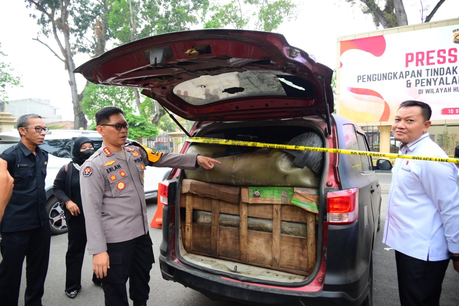 Grebek Kasus Minyak Ilegal, Polda Jambi Amankan 22.800 Liter BBM dan Delapan Tersangka
