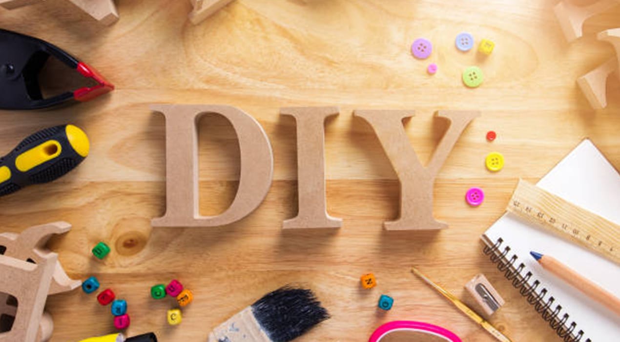 10 Tutorial DIY Mudah yang Bisa Kamu Kerjakan Sendiri di Rumah