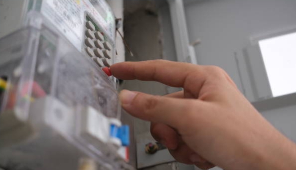 PLN Klarifikasi Lonjakan Tagihan Listrik Ramadan! Bukan Kenaikan Tarif, Tapi Akhir Diskon  Deskripsi Singkat: