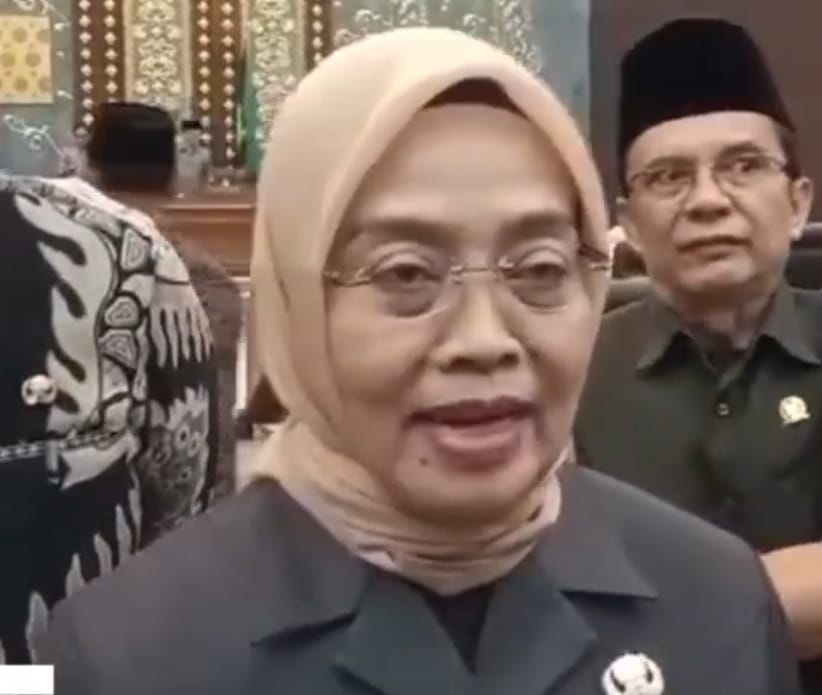 Rapat Paripurna DPRD Kota Jambi, PJ Wali Kota Jambi Berikan Jawaban Terhadap Pandangan Fraksi-Fraksi