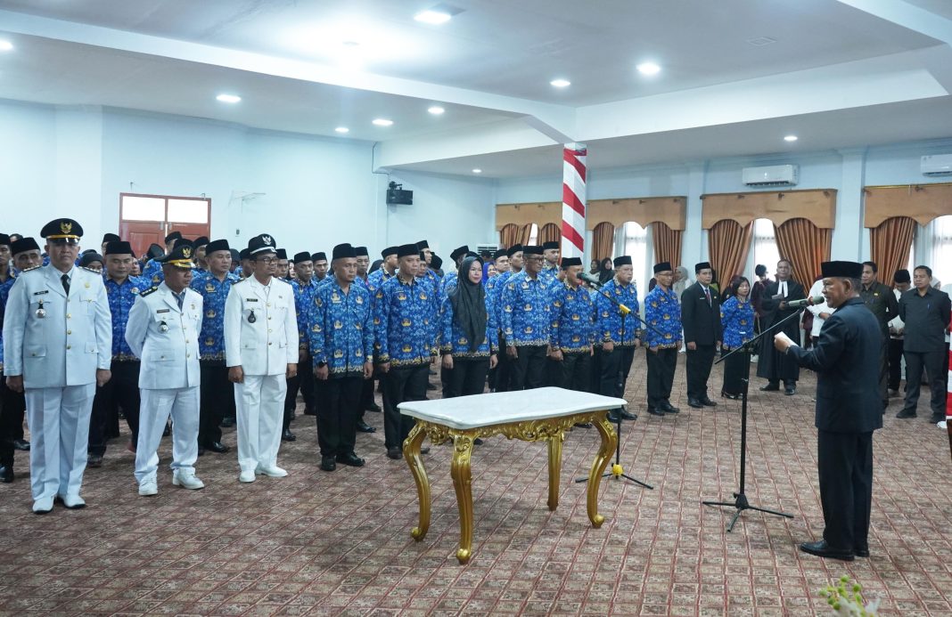 Pemkab Merangin Lantik 17 Kepala Puskesmas, 42 Pejabat dan Dewas PDAM, A. Khafidh Tekankan Amanah Jabatan