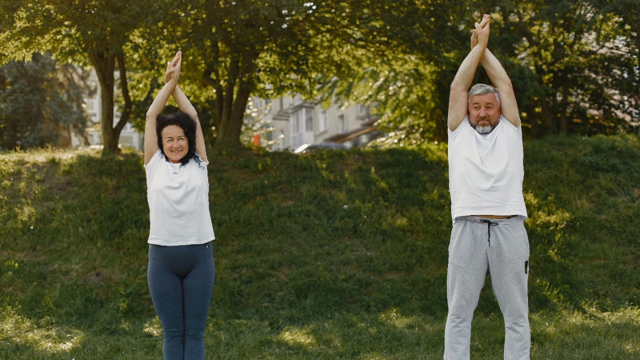 Tips Menjaga Kebugaran Jemaah Haji Lansia Jelang Keberangkatan