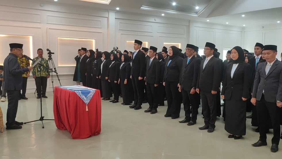 96 Pejabat Tanjabtim Dilantik, 19 Guru Dapat Amanah sebagai Kepala Sekolah