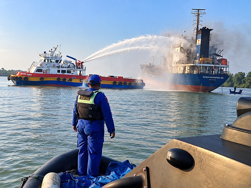 Kapal Tanker MT Nurhasanah Lima Terbakar di Perairan Tanjabtim, 5 Kru Mengalami Luka Bakar
