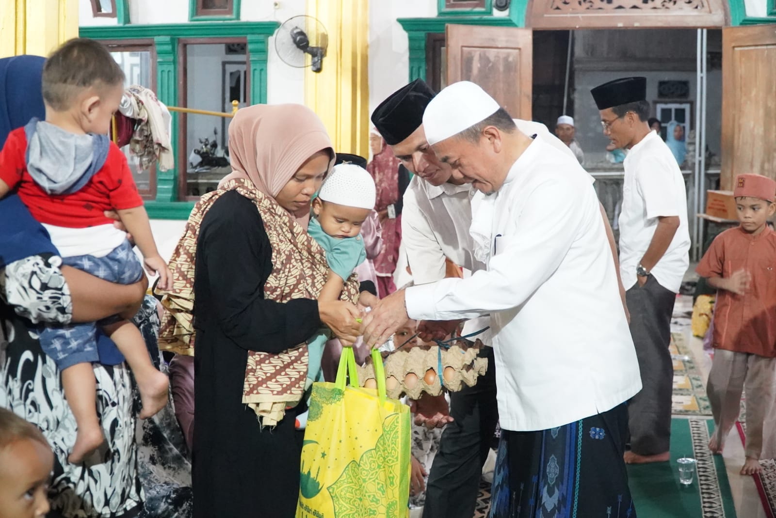 Mengenang H. Hanafi di Masjid Tertua Bungo, Gubernur Al Haris Teguhkan Pembangunan untuk Rakyat