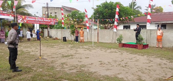 Masyarakat RT 5 Kelurahan Lingkar Selatan Meriah Hari Kemerdekaan dengan Upacara Penaikan Bendera Merah Putih