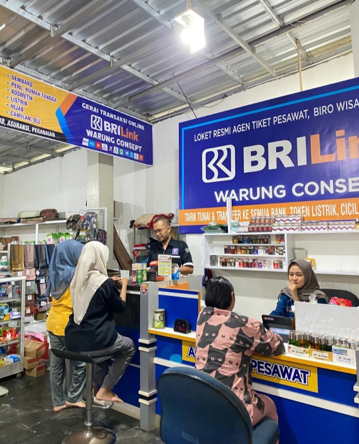 Berkembang Bersama BRILink Agen, Keluarga di Jepara Berhasil Buka Lapangan Kerja Bagi Masyarakat Sekitar