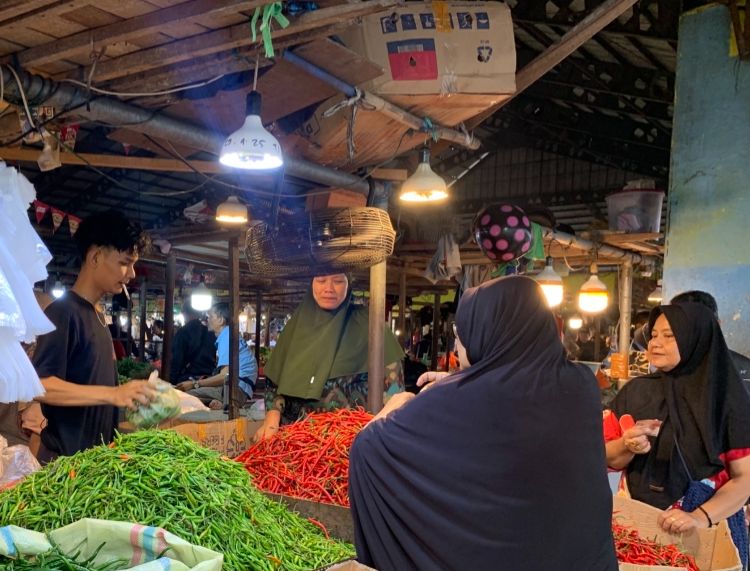 Harga Bahan Pokok 2 Maret 2026, Sejumlah Komoditas Cabai Naik